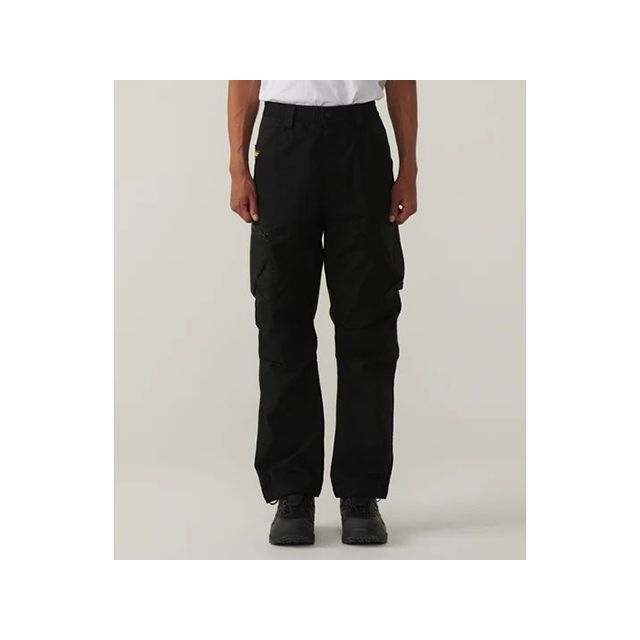 ●メーカー名：TSデザイン / TS DESIGN(ティーエスデザイン)●商品名：55344 TCNクロスニッカーズパンツ（ブラック）●サイズ L・サイズ：SSはこちら・サイズ：Sはこちら・サイズ：Mはこちら・サイズ：LLはこちら●メーカー品番：55344●JANコード：4940375998761商品の保証は、メーカー保証書の内容に準じます。カラー：ブラックポリエステル＆綿の混紡糸に、ナイロンのしなやかさと耐摩耗性をプラスしたハードな現場に対応出来る高強度素材「TCNクロスリップ」と「TCNクロスツイル」の2素材を使用。これまでのニッカーズシリーズにはないワイドシルエット。カーゴポケットの右側はファスナー仕様、左側はフラップポケット。裾口にドローコード付き。ウエストゴム仕様。生地エコ率：ツイル部分（ポリエステル50％、ナイロン10％）、リップストップ部分（ポリエステル10％、ナイロン10％）ストレッチ：横方向12％収納力：サイドポケット／カーゴポケット／バックポケット制電性：帯電防止反射機能：なし素材：TCNクロスリップ＋TCNクロスツイル（導電糸入）混率：ポリエステル50％・綿20％・複合繊維（ポリエステル）20％・ナイロン10％対応シーズン：年間平均重量（Lサイズ）：530g特徴TCNクロスリップ×TCNクロスツイル／ポリエステル50％・綿20％・複合繊維（ポリエステル）20％・ナイロン10％ポリエステル＆綿の混紡糸に、ナイロンのしなやかさと耐摩耗性をプラスしたハードな現場に対応出来る高強度素材「TCNクロスリップ」と、「TCNクロスツイル」の2素材を使用。横方向に12％のストレッチ性を持つ。導電繊維混入による静電気ケア。サイズ【SS】ウエスト：62〜70／股上：28／股下：70／裾幅：20【S】ウエスト：70〜78／股上：29／股下：70／裾幅：21【M】ウエスト：78〜86／股上：30／股下：70／裾幅：22【L】ウエスト：88〜96／股上：31／股下：70／裾幅：23【LL】ウエスト：102〜110／股上：32／股下：70／裾幅：24※同じ品番でも製品によって多少の誤差が生じる場合があります。※2〜5枚目の画像はネイビーのイメージです。※掲載画像はイメージです。実際の商品とは色味や仕様が異なる場合がございます。