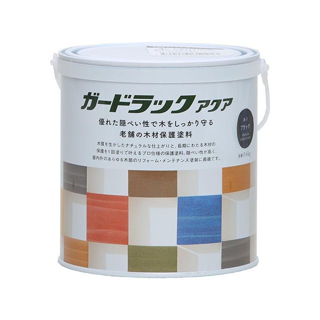 ●メーカー名：和信ペイント / Washi Paint(ワシンペイント)●商品名：＃800361 ガードラックアクア 0.6kg（ブラック）●メーカー品番：＃800361●JANコード：4560484612213商品の保証は、メーカー保証書の内容に準じます。下地を隠す半造膜タイプの水性木材保護塗料です。下地を隠す半造膜タイプの水性木材保護塗料です。防虫・防腐・防カビ・撥水効果。塗り直しなど、メンテナンス塗装に最適です。1回塗りで仕上がる、強い着色力があります。臭いが少なく、簡単に塗ることができます。ツヤの少ない、落ち着いた仕上がりになります。優れた撥水効果を発揮します。（塗装後約1週間後から）黒く変色してしまった古材でも、1回塗りで鮮やかな色になります。プロが使っている塗料を、ご家庭でも使いやすい容量にしました。用途：ウッドデッキ、ガーデンテーブル、プランターなどの屋外木部、臭いが少ないので、屋内の木部にも使えます。商品サイズ（約）：縦幅113×横幅121×高さ118mm商品重量（約）：0.77kg容量：0.6kgカラー：ブラック（A-1）塗り面積（1回塗りの目安／約）：6m2／畳3.5枚乾燥時間：一晩養生／20degCうすめ液：水（水道水）基本的に、塗料はうすめずに使ってください。うすめる場合は水を加えてください（塗料の効果は低下します）。使ったハケは、水を使って洗えます。石けんや中性洗剤を使うと、よりきれいに洗うことができます。浴室など、高湿度の環境で使うものには使用しないでください。フローリングや化粧合板に塗ると乾きにくくなるので、使用しないでください。※掲載画像はイメージです。実際の商品とは色味や仕様が異なる場合がございます。