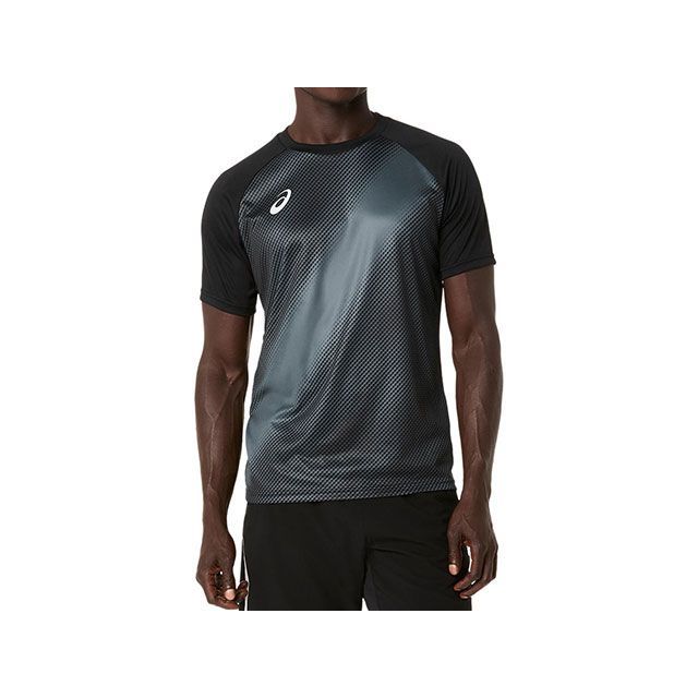 ●メーカー名：アシックス / ASICS●商品名：2101A348 プラクティスグラフィック半袖シャツ（パフォーマンスブラック）●サイズ 2XL・サイズ：Mはこちら・サイズ：Lはこちら・サイズ：XLはこちら・サイズ：3XLはこちら●メーカー品番：2101A348●JANコード：4571633499203商品の保証は、メーカー保証書の内容に準じます。カラーパフォーマンスブラック原産国中国サイズS・M・L・XL・2XL・3XL・4XLアシックスオリジナルサイズ素材ポリエステル100％備考サッカーの動きに追従するよう、衣服の無駄なゆとりを無くしたパターンを採用。コンセプトであるジャポニズムの昇華グラフィックを採用し、廃棄物と二酸化炭素の排出を削減するために主要素材の50％以上に優れた吸汗速乾性を追求したリサイクル素材を採用。※掲載画像はイメージです。実際の商品とは色味や仕様が異なる場合がございます。