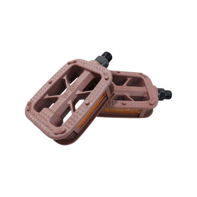 ●メーカー名：エナジープライス / EnergyPrice●商品名：スタンダードペダルセット（ブラウン）●JANコード：4943678720275●メーカー直送品・代金引換でのご注文不可（ご注文が入った場合、キャンセルとさせていただきます。）・他商品との同時注文（併せ買い）不可。（ご注文が入った場合、キャンセルとさせていただきます。）・納品書、弊社無料雑誌が同梱されません。・運送会社、到着日時指定不可・離島への発送不可※本商品は当社倉庫からの発送ではなく【メーカー直送】となります。注意事項へのご了承をお願い致します。商品の保証は、メーカー保証書の内容に準じます。■カラーブラウン■ショートキャッチ定番ペダル、一般車のペダルを鮮やかに彩ります。■キャッチコピー「エナジープライス」は最高のコストパフォーマンスを常に追求し、現場やプロ整備士、ユーザーの皆様を全力で応援します。生産過程に生じる無駄や流通でのコストを徹底的に抑え、納得いただける手ごろな価格を実現しました。■商品サイズペダルサイズ（縦×幅）：110mm×72mm軸サイズ：9／16インチ（約14.3mm）※掲載画像はイメージです。実際の商品とは色味や仕様が異なる場合がございます。
