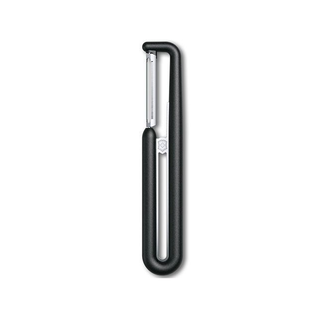 ●メーカー名：ビクトリノックス / Victorinox●商品名：Nova-I ピーラー（ブラック）●メーカー品番：6.0972.3●JANコード：7611160267474商品の保証は、メーカー保証書の内容に準じます。1から設計した鋭利なステンレス製の刃を採用しており、果物や野菜のビタミンを損なわずに皮むきができるほか、繊細なチョコレートの削り出しにも最適です。人間工学に基づいたハンドル、スイスメイドの高い品質、そして洗練されたデザインを兼ね備えたこのピーラーは、あなたの料理スキルを次のレベルへと導きます。【Nova】はデザインと機能性を重視したプレミアムモデルです。【材質】ハンドル：トライタン、ステンレススチールブレード：ステンレススチール【備考】食洗器対応カラー：ブラック※掲載画像はイメージです。実際の商品とは色味や仕様が異なる場合がございます。