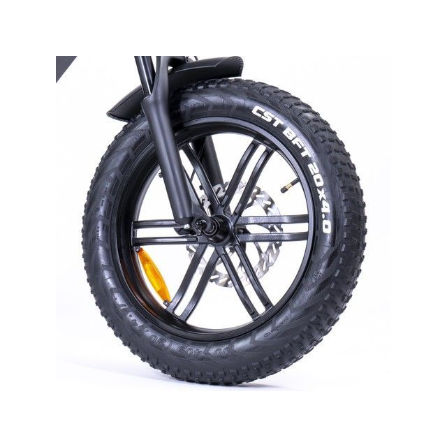 ●メーカー名：チェンシン / CST(チェンシンタイヤ)●商品名：C1752 20×4.0 フロント/リア（eXs Street/MotoLike用）●JANコード：4580080489941●メーカー直送品・代金引換でのご注文不可（ご注文が入った場合、キャンセルとさせていただきます。）・他商品との同時注文（併せ買い）不可。（ご注文が入った場合、キャンセルとさせていただきます。）・納品書、弊社無料雑誌が同梱されません。・運送会社、到着日時指定不可・離島への発送不可※本商品は当社倉庫からの発送ではなく【メーカー直送】となります。注意事項へのご了承をお願い致します。商品の保証は、メーカー保証書の内容に準じます。■カラーブラック■ショートキャッチ台湾発、世界のタイヤメーカーTOP10内の実力■キャッチコピー「ホンダ」をはじめとした日本のバイクメーカーや、自動車メーカーなら「日産自動車」や「三菱自動車」など純正採用実績も多数ございます。CSTブランドは社名である「CHENG SHIN（チェンシン）」が由来で、CHENG SHIN TIREの頭文字からきています。 漢字では「正新（チェンシン）」と書き、「正」には誠実さ、「新」には創造性の意味が込められています。コストパフォーマンスに優れたアジアンタイヤの性能をあなたも試してみませんか。■特長eXs Street／eXs MotoLike用20×4.0インチのオールテレイン対応ワイドタイヤ。舗装路や未舗装路、さらには砂利道や雪道など、あらゆる地形に適応します。優れたグリップ力と安定感により、どんな道でも安心して走行でき、アクティブなライフスタイルをサポートします。■材質ラバー■セット内容／付属品タイヤ×1■仕様20×4.0（ETRTO：102-406）白色ロゴ有空気圧：30PSI（200kPa／2.0bar）■備考チューブドタイヤ■注意リム・チューブ・リムバンドは付属しておりません。■適合車種eXseXs Street／eXs MotoLike※単位の説明：1本⇒タイヤ1本、1本巻⇒タイヤ・チューブ・リムバンド各1本、1ペア⇒タイヤ・チューブ・リムバンド各2本（1本巻・1ペアでのリムバンドの有無は「セット内容／付属品」でご確認ください）※掲載画像はイメージです。実際の商品とは色味や仕様が異なる場合がございます。