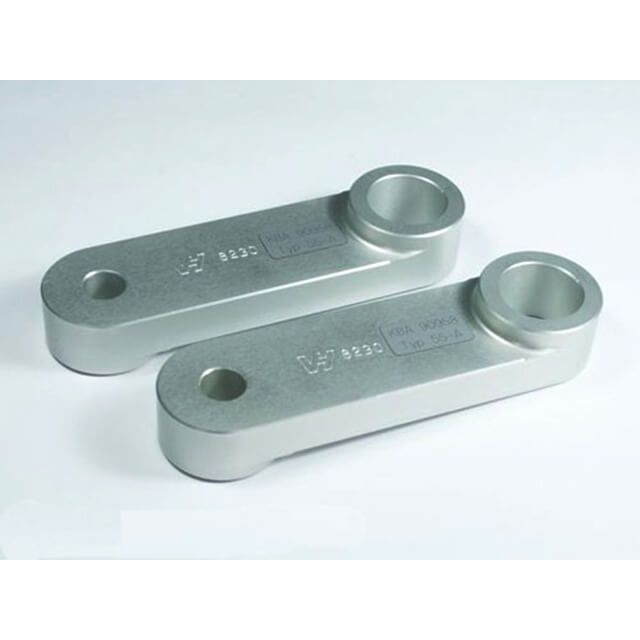 ●メーカー名：パイツマイヤー / Peitzmeier●商品名：ローダウンキット 約50mmダウン●メーカー品番：M550-021-50こちらは納品まで2〜3週間ほどお時間を頂きます。商品の保証は、メーカー保証書の内容に準じます。納期こちらは納品まで2〜3週間ほどお時間を頂きます。仕様約50mmダウン特徴EUの工業製品安全規格「T?V」 で承認された信頼性の高いローダウンキット。キットにより30〜50mmのローダウンを実現。足がしっかり着くことにより大きな安心感を得ることができます。※車種によりその手法が異なりますがサスペンションリンケージかマウントを変更することによりローダウンします。※ローダウンすることにより、サイドスタンドを必要に応じて短くすることをお勧めいたします。（ショートサイドスタンドはお客様にてご用意ください。）※ダウンする高さによっては、センタースタンドを取り外さなくてはいけない場合もあります。写真注意※写真はイメージです。掲載写真の取り付け車種、カラーなど、写真と異なる場合がございます。実際の製品は改良・仕様変更などにより、一部カラー、形状が異なっている場合がございます。また、撮影の都合上、他商品も写真に写っている場合がありますが表題の商品のみのお届けとなります。※掲載画像はイメージです。実際の商品とは色味や仕様が異なる場合がございます。メーカー車種年式型式・フレームNo.その他ビーエムダブリューG 650 GS2011-2015テンションリンクプレート交換タイプ※商品掲載時の適合情報です。年式が新しい車両については、必ずメーカーサイトにて適合をご確認ください。