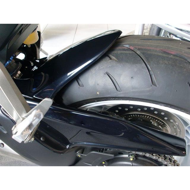 ●メーカー名：パイツマイヤー / Peitzmeier●商品名：インナーリアフェンダー CB1000R（08-12）●メーカー品番：PA7123Bこちらは納品まで2〜3週間ほどお時間を頂きます。商品の保証は、メーカー保証書の内容に準じます。納期こちらは納品まで2〜3週間ほどお時間を頂きます。カラーブラック備考Honda CB1000R（08-12）専用設計で、ジャストフィットするインナーリアフェンダー。その効果を発揮するとともに、スタイリッシュニドレスアップします。雨天時の走行や悪路での走行など、水跳ねや泥跳ねを防ぐ効果は絶大です。写真注意※写真はイメージです。掲載写真の取り付け車種、カラーなど、写真と異なる場合がございます。実際の製品は改良・仕様変更などにより、一部カラー、形状が異なっている場合がございます。また、撮影の都合上、他商品も写真に写っている場合がありますが表題の商品のみのお届けとなります。※掲載画像はイメージです。実際の商品とは色味や仕様が異なる場合がございます。メーカー車種年式型式・フレームNo.その他ホンダCB1000R2008-2012※商品掲載時の適合情報です。年式が新しい車両については、必ずメーカーサイトにて適合をご確認ください。