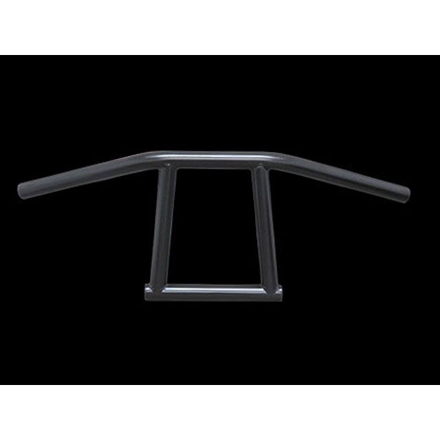 ●メーカー名：ネオファクトリー / Neofactory(ネオファク)●商品名：8in アタッカーバー●カラー ブラック 仕様 ヘコミ無し・カラー：クローム 仕様：ヘコミ無しはこちら・カラー：クローム 仕様：ヘコミ有りはこちら・カラー：ブラック 仕様：ヘコミ有りはこちら●メーカー品番：・013787ネオファクトリーオンラインにて在庫の確認後、ご注文願います。※ネオファクトリーに在庫がない場合、納期未定で注文をキャンセルさせていただきます。商品の保証は、メーカー保証書の内容に準じます。素材スチールサイズ全幅：約580mm 取り付け幅：約130mm 高さ：約195mm プルバック：約55mm エンドライズ：約140mm内容物ハンドル本体×1本備考台形型でその気にさせるデザインのアタッカーバーです。バーの部分はドラッグバーを少し垂らしたような形状で、コンパクトからロングチョッパーなどにもよく似合い個性を与えます。尖ったシルエットの印象の強い独特なハンドルバーです。車両のイメージチェンジにぜひ！ご注意※配線の中通し不可。※配線逃がし用のへこみ無しタイプとヘコミ有りタイプがあります。※電子スロットルには対応しません。※クランプ幅（取り付け幅）をご確認ください。※掲載画像はイメージです。実際の商品とは色味や仕様が異なる場合がございます。メーカー車種年式型式・フレームNo.その他ハーレーダビッドソン汎用1インチバー。※商品掲載時の適合情報です。年式が新しい車両については、必ずメーカーサイトにて適合をご確認ください。