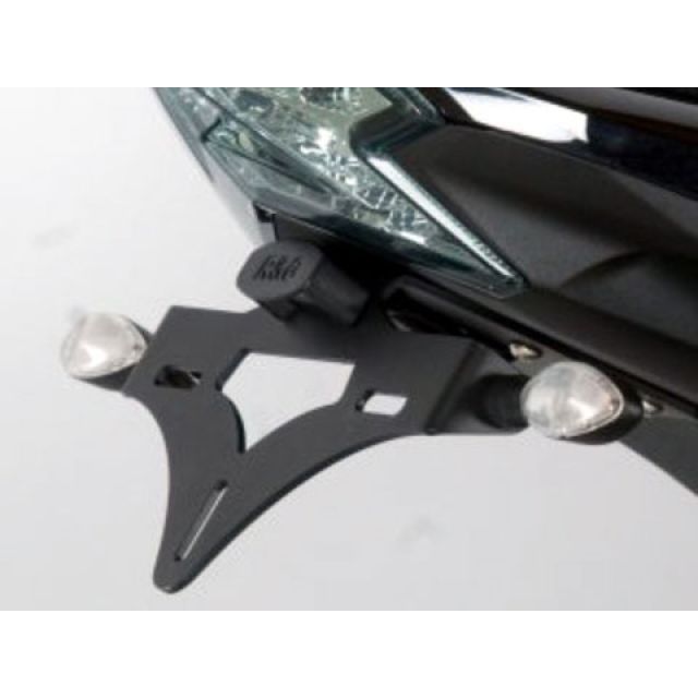 ●メーカー名：アールアンドジー / R&G●商品名：フェンダーレスキット（ブラック）●メーカー品番：RG-LP0136BK●JANコード：4582483531456当商品はお客様ご注文後の海外輸入となります。通常時で1ヶ月半ほど入荷日数を要します。注文後のキャンセルはできませんのでご了承頂いたお客様のみご注文くださいませ。商品の保証は、メーカー保証書の内容に準じます。カラーブラック素材ステンレススチール仕様別売マイクロウィンカーランプ（品番RG37シリーズ）要。日本ナンバープレート対応/LEDナンバープレート灯付属/車検対応（要リフレクター）ご注意※別売マイクロウインカーランプが必要です。※別途リフレクターが必要です。※取り付け、組み立ては知識をお持ちの整備士に必ずご依頼ください。※取り付けに関して車体への追加工が必要な場合があります。※ご注文を頂いてからの輸入元取り寄せのためキャンセル不可となります。※掲載画像はイメージです。実際の商品とは色味や仕様が異なる場合がございます。メーカー車種年式型式・フレームNo.その他カワサキZ8002013〜※商品掲載時の適合情報です。年式が新しい車両については、必ずメーカーサイトにて適合をご確認ください。