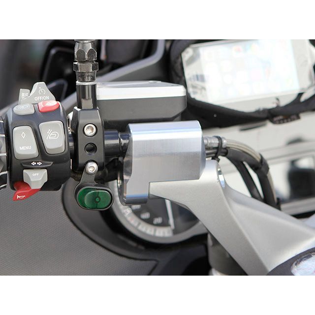 ●メーカー名：ワンダーリッヒ / Wunderlich●商品名：ハンドルアップキット（シルバー）●メーカー品番：W31040-201●JANコード：4053196021935本国に在庫がある場合、納品まで2〜3週間ほどお時間を頂きます。海外取寄の為、納期2ヶ月以内はキャンセル不可となります。商品の保証は、メーカー保証書の内容に準じます。カラーシルバー特徴■約40mmUP ■EUの工業製品安全規格「TUV」で承認された信頼性の高い商品。 ■ジュラルミン削り出しの高精度、高強度製品。 ■剛性が高く、取り付けたことにより剛性感が損なわれることはありません。 ■取り付けに必要な物は全て含まれています。備考ハンドルアップキット（ハンドルバーライザー）は純正のハンドル位置を変更するキットです。純正よりも高く設置することにより、ライディングポジションが楽になります。ご注意※取り付けには多少の加工が必要な場合があります。※お客様都合による交換、返品はお受けできません。ワンダーリッヒについて【ワンダーリッヒ／Wunderlich】一般的な商品はもちろん、痒い所に手が届く商品まで、膨大なラインナップを誇るWunderlich／ワンダーリッヒ。欧州でもそのブランド名は確たる地位にある。「BoxerCup」・「Europe Rally」参戦のテクノロジーから開発されるハイスペックパーツは望んだとおりのマシンへと変貌させ、ドイツメーカーならではの質実剛健なカスタムスタイルは新たなツーリングライフを綴る。写真注意※写真はイメージです。掲載写真の取り付け車種、カラーなど、写真と異なる場合がございます。実際の製品は改良・仕様変更などにより、一部カラー、形状が異なっている場合がございます。また、撮影の都合上、他商品も写真に写っている場合がありますが表題の商品のみのお届けとなります。※掲載画像はイメージです。実際の商品とは色味や仕様が異なる場合がございます。メーカー車種年式型式・フレームNo.その他ビーエムダブリューR1200RT LC 水冷2014〜ビーエムダブリューR1250RT〜2020ビーエムダブリューR1250RT2021-2025※商品掲載時の適合情報です。年式が新しい車両については、必ずメーカーサイトにて適合をご確認ください。