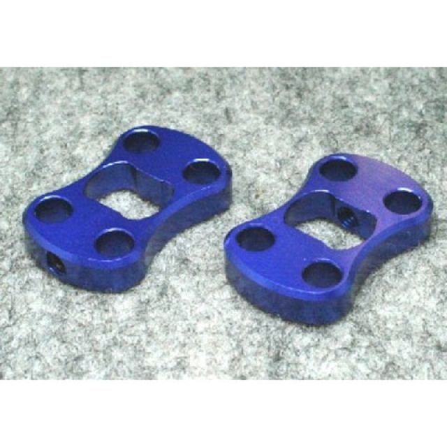 ●メーカー名：タグパーツサービス / TaGu Parts Service●商品名：イニシャルアジャスターセット●カラー ブルー・カラー：レッドはこちら・カラー：ゴールドはこちら●メーカー品番：109219●JANコード：4560237030653商品の保証は、メーカー保証書の内容に準じます。セット内容2個セット（1台分）、イモねじ付特徴■装着したまま、フォーク交換可能（フォーク径と同じになっております） ■付属のねじにて固定※掲載画像はイメージです。実際の商品とは色味や仕様が異なる場合がございます。メーカー車種年式型式・フレームNo.その他ホンダNSFホンダNSRミニ※商品掲載時の適合情報です。年式が新しい車両については、必ずメーカーサイトにて適合をご確認ください。