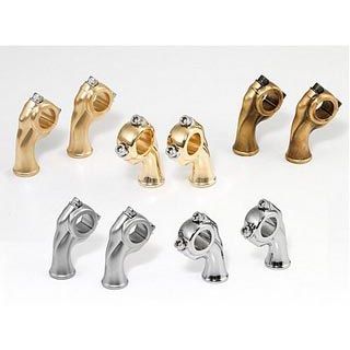 ●メーカー名：カスタムテック / KUSTOM TECH●商品名：2.5インチプルバックライザー●仕様 1インチ真鍮 ロウ・仕様：1インチクロームはこちら・仕様：1インチサテン クロームはこちら・仕様：1インチ真鍮 ポリッシュはこちら・仕様：1インチ真鍮 サテンはこちら・仕様：7/8インチクロームはこちら・仕様：7/8インチ真鍮 ポリッシュはこちら・仕様：7/8インチ真鍮 サテンはこちら・仕様：7/8インチ真鍮 ロウはこちら●メーカー品番：P9985商品の保証は、メーカー保証書の内容に準じます。サイズサイズ：1インチと7/8インチから選べます。取付用タップ：1/2in×13/高さ：2.5in/プルバック：1°材質真鍮＜br＞仕上げ：クローム、ポリッシュご注意※商品には製造時の小傷などがございます。※取り付けが難しい場合には専門店でご依頼下さい。写真注意※画像は集合イメージです。ご注文の際はご希望された商品のみのお届けとなります。※掲載画像はイメージです。実際の商品とは色味や仕様が異なる場合がございます。メーカー車種年式型式・フレームNo.その他ハーレーダビッドソンハーレー当商品はお客様での加工を前提とする商品となります。車種別に適合を掲載しておりますがボルトオンでの適合を補償するものではございません。適合につきましてご不安の際には一度ご確認ください。※商品掲載時の適合情報です。年式が新しい車両については、必ずメーカーサイトにて適合をご確認ください。