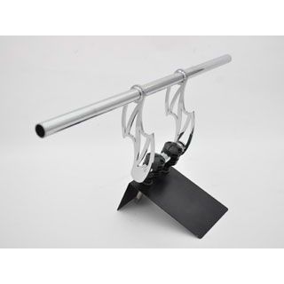 ●メーカー名：アルキャンハンズ / ALCANhands●商品名：サンダーレイザーストレート●カラー：メッキ・カラー：ブラックメッキはこちら●メーカー品番：D40019C●JANコード：4571185818033商品の保証は、メーカー保証書の内容に準じます。●サイズ全高：220mm／全幅：700mm／ホルダー取付部の有効幅：150mm／プルバックサイズ：0mm／内入角度：0°／前傾角度：110°●仕様ハイテクノロジーベンダー加工／ストレートポリッシャー加工／ハンドポリッシャー加工／エクセレントハードクロームブラックメッキ／φ25.4外径／2mm肉厚メーカー車種年式型式・フレームNo.その他汎用※商品掲載時の適合情報です。年式が新しい車両については、必ずメーカーサイトにて適合をご確認ください。