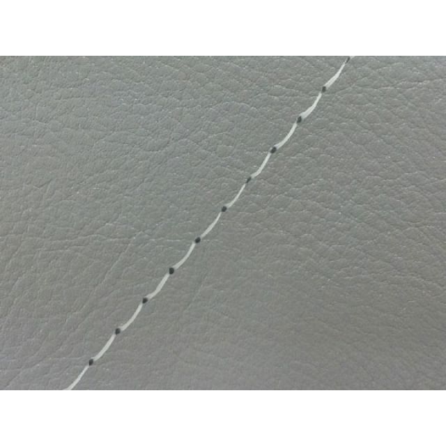 ●メーカー名：グロンドマン / Grondement●商品名：スーパータクト（AF09） 国産シートカバー 張替 ダーク灰●仕様 透明ステッチ・仕様：黄パイピングはこちら・仕様：黒ステッチはこちら・仕様：黒ダブルステッチはこちら・仕様：黒パイピングはこちら・仕様：青パイピングはこちら・仕様：赤ステッチはこちら・仕様：赤ダブルステッチはこちら・仕様：赤パイピングはこちら・仕様：透明ダブルステッチはこちら・仕様：白パイピングはこちら●メーカー品番：GH23HC510S0●JANコード：4573317794383商品の保証は、メーカー保証書の内容に準じます。特徴国内（日本）生産品。備考【張替仕様】車種専用設計品です。シートの型の制作から生地の仕入れ、裁断、縫製迄を全て国内（グロンドマン社）で行っており、グロンドマンスタッフが一切の妥協をする事無く製作した国産シートカバーです。張替えの際は車両のシートを忠実に再現している為、張替え後の質感は最高の仕上がりとなります。張替えはハンドタッカー（それの芯）と薄めのマイナスドライバーとラジオペンチ（芯を抜く為）があれば出来ます。一度覚えると出来ますので、色んなデザインのシートカバーを張ってみたくなる・・かもしれません。（張替え作業はタッカーの芯で怪我をしないよう注意して下さい。）ご注意【張替仕様】本製品にはシートアッセンブリー（シート本体）は含まれておりません。本製品の取り付けの際はタッカーが必要です。車種専用設計品で張替え後の質感を重視して制作しています。張替えの際に「少しシートカバー小さく無いか」と思われるかもしれませんが、品質を考えた上で車両のシートを忠実に再現して製品を制作いる為となりますのでご了承願います。なお、お客様の車両のシートが社外品だった場合は取り付けが出来ない場合が御座いますので、ご購入前にチェックして頂く必要があります。生地やその他素材（パイピング等）の色目は仕入れ時期により若干変更となる場合が御座います。写真注意※画像はカラーイメージです。カラーの詳細につきましては商品説明文もあわせてご確認下さい。※掲載画像はイメージです。実際の商品とは色味や仕様が異なる場合がございます。メーカー車種年式型式・フレームNo.その他ホンダスーパータクトAF09※商品掲載時の適合情報です。年式が新しい車両については、必ずメーカーサイトにて適合をご確認ください。