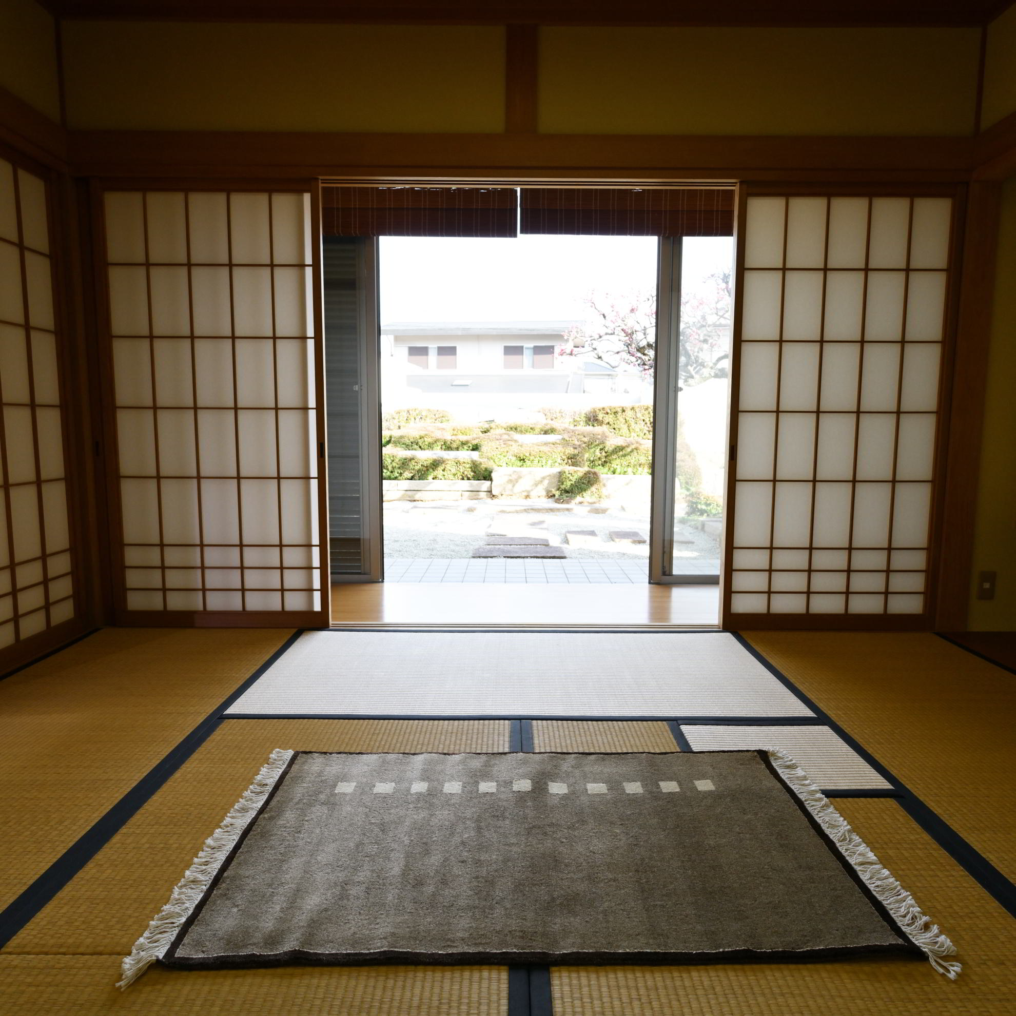 樂天商城 - 【パキスタン段通 手織り】高密度 ブラウン／モダン 127x71cm 玄関・廊下向け K-749