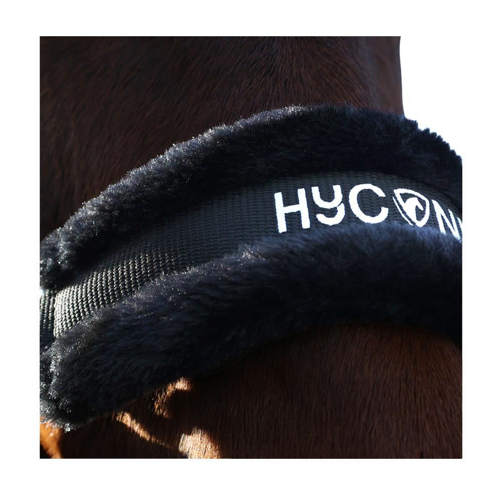 (ハイ) HYCONIC 馬用 フェイクファー ヘッドカラー リードロープ付き 乗馬 馬具 ホ...
