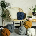 (ファーン) Furn Boucle ノットクッション フリース おしゃれ インテリア 【海外通販】