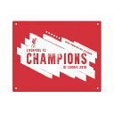 商品説明・ 素材: 金属。・ Champions Of Europe 2019のデザイン。・ 台紙付き。・ オフィシャルライセンス商品。・ サイズ: 25cm x 20cm。 カラーレッド