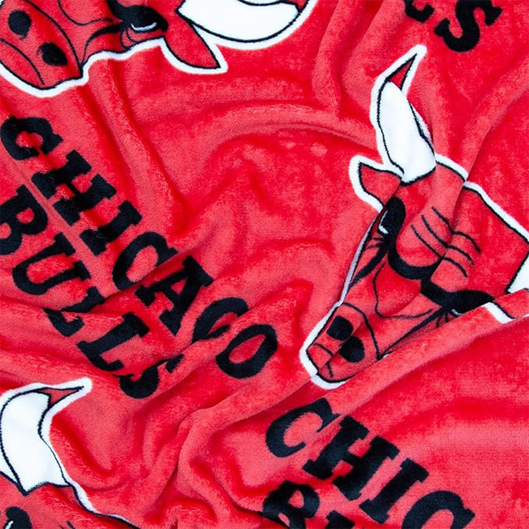 (シカゴ・ブルズ) Chicago Bulls オフィシャル商品 NBA フリースブランケット フリース毛布 【海外通販】