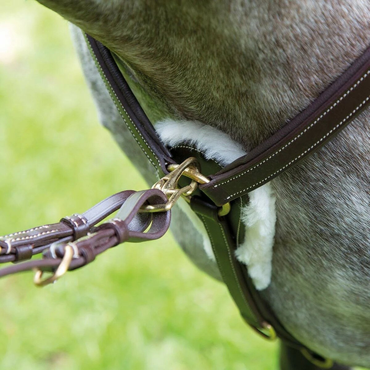 (シャイアズ) Shires 馬用 シープスキン ブレストプレート(胸がい)用 パッドセット 乗馬 ホースライディング (3個組) 【海外通販】