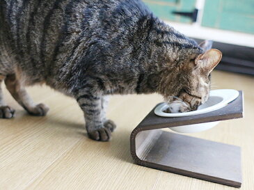 【犬 猫 食器台】傾斜のある食器台（Sサイズ）（フードボウルスタンド 食器スタンド スタンド テーブル 食器 餌入れ 木製 国産 安全 超小型犬 小型犬 いぬ ねこ 首 腰 関節 老犬 老猫 パピー 高さ 獣医 北欧 ダックス ヘルニア Keat キート「コ」の字タイプ）