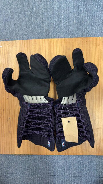 リスペクトのR−JAPAN 薙刀防具 実戦型 甲手 L　中学生 高校生 大学生 一般用　手の内 ウルトラスエード 手の内　黒　なぎなた｜アングル2