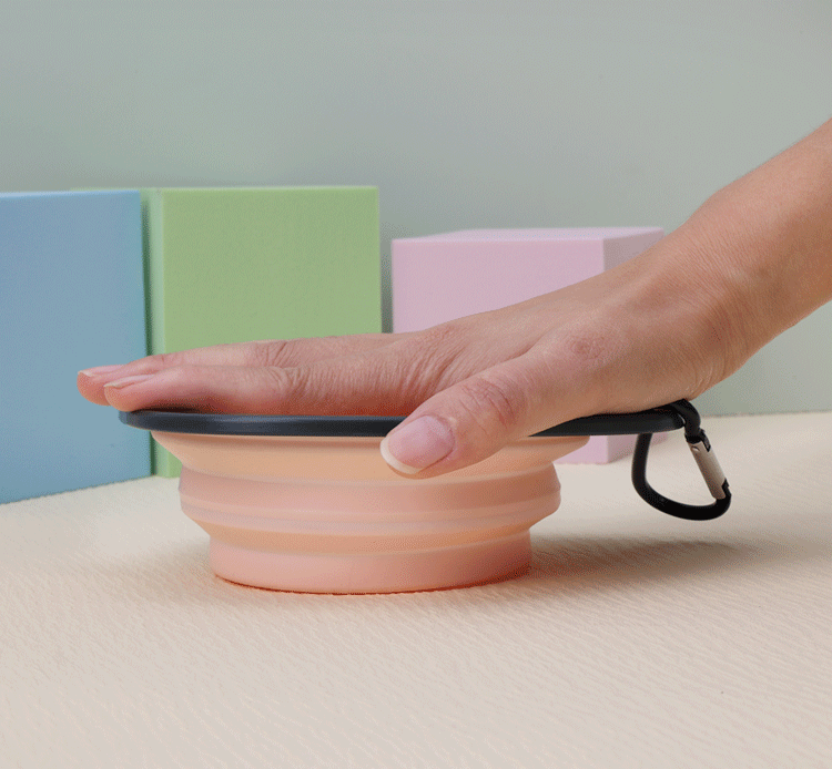 犬用 猫用 折りたたみ式 ペット ボウル 散歩 おでかけ 旅行 便利 折りたたみ 猫 犬 食器 水器 外出用 軽量 コンパクト 水飲み 餌入れ おしゃれ かわいい 携帯用 320ml 小型犬-中型犬 全3色 カラビナ付き フック付き 携帯 持ち運び キャンプ ペット食器