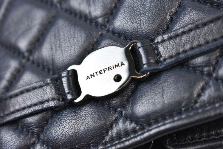 アンテプリマ 手袋 レディース ブランド ANTEPRIMA ラムレザー キルティング ステッチ ベルト デザイン 濃紺 ネイビー スマホ対応 20cm 21cm 女性 婦人 グローブ 防寒 n1n