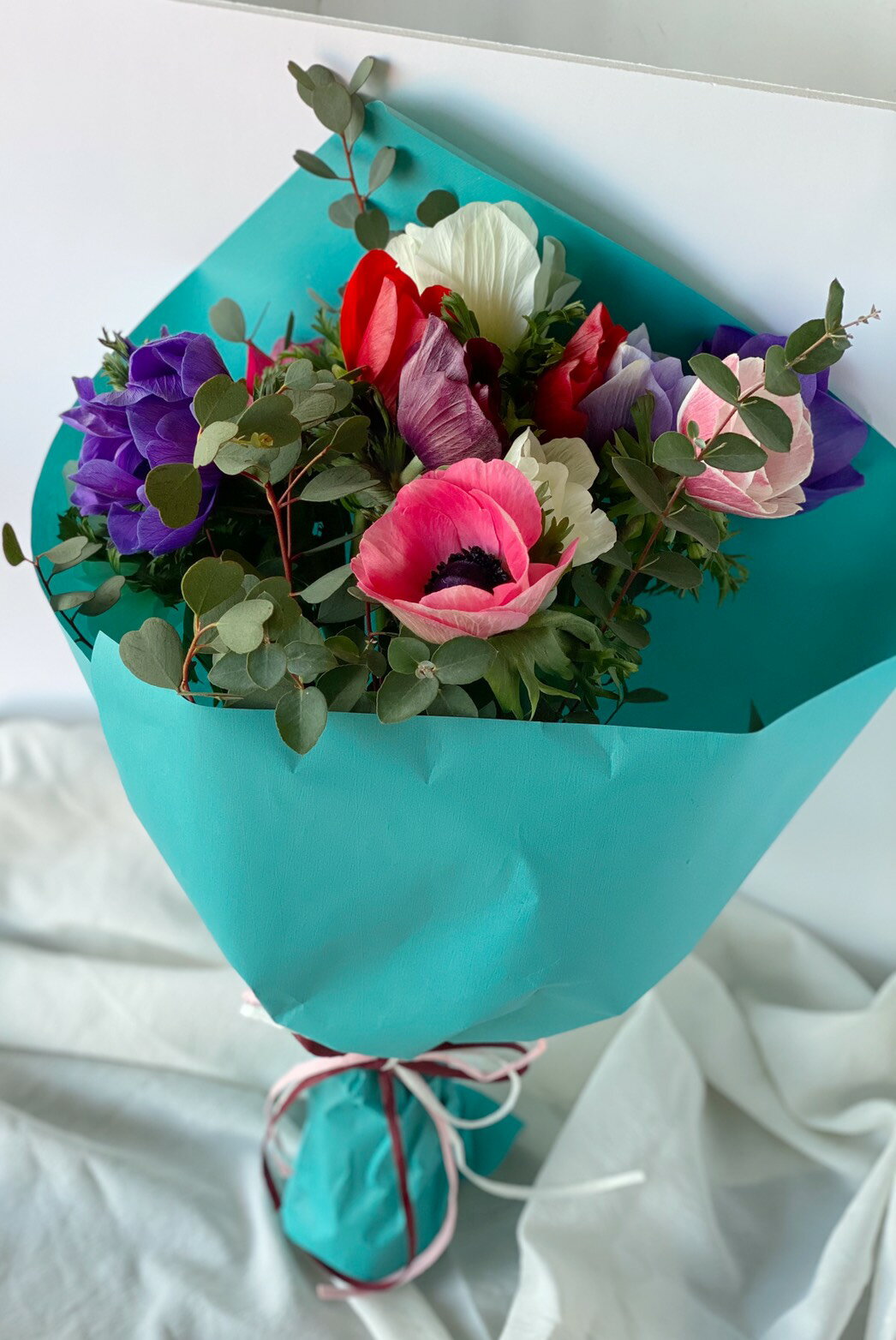 アネモネのミックス花束♪春限定！【生花】送別/卒業/送迎/誕生日ギフト/お祝い/インスタ映え/スワッグ..