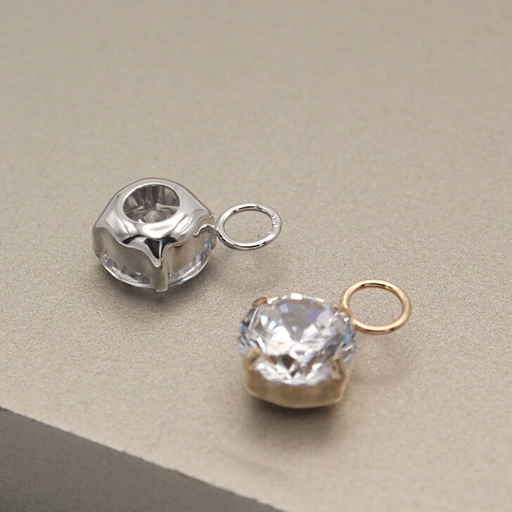 K10／6mmキュービックジルコニアのラウンドチャーム　イエローゴールド　ホワイトゴールド　K10YG 　K10WG　キュービック　6ミリ　ラウンド【 P-3525-3527】シングル・パーツ（1個売り）