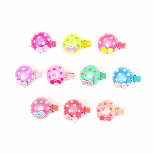 ヘアクリップアクセサリー（帽子） 製品詳細 サイズ 本体 約：3．5cm×2．5cm クリップ 3cm カラーバリエーション 濃ピンク / 薄ピンク / ピンク / 紅ピンク / ピンク×イエロー / ピンク×ブルー / イエロー / グリーン / ブルー 注意事項（必ずご確認下さい） ※ モニター（画面）によっては実際の商品とは色合いが異なって見える場合がございます。 ※ 予告なく商品がリニューアルとなる場合がございますので予めご了承下さい。 ※ 商品をご注文の際は、サイズ（容量等）をよくご確認の上ご注文下さい。 ※ 商品を本来の目的以外には使用しないで下さい。また、商品の状態を常にご確認いただき、商品に不具合(劣化等)がみられる場合は直ぐに使用をお止め下さい。万一事故などが起きた場合、当店では責任は負えませんので予めご了承下さい。 ※ 複数のモールにて在庫を共有しており、ご注文を頂いた時点で在庫切れとなっている場合もございますので予めご了承下さい。 ※ 本商品はメール便（配達日時指定不可・代引き不可）での発送のみ送料無料です。送料無料での購入をご希望の場合は、決済時の配送方法はメール便をご指定下さい。 ※ 本商品を他の送料別の商品と合わせてご注文頂いた場合、送料は有料となりますので予めご了承下さい。 ※ メール便は宅配便と比べ、配達日の指定は不可となっており発送から到着までにお日にちがかかります。配達日時を指定しての発送やお急ぎの場合、また、代引きでの発送をご希望の場合は宅配便（有料）をご指定下さい。 ※ 送料別の商品と合わせてご注文される場合、また、代引きや宅配便での発送をご指定の場合、決済画面ではシステム上送料は0円となっておりますが後ほど修正させていただきます。