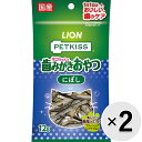 愛猫の好きなにぼしが噛むだけで歯みがきできるオーラルケアのおやつになりました。 【 原材料 】 いわし、増粘安定剤（アルギン酸Na）、ピロリン酸Na、微粒二酸化ケイ素、ポリリジン 【 保証分析値 】 たんぱく質55.0％以上、脂質3.0％以上、粗繊維1.2％以下、灰分16.0％以下、水分18.0％以下 【 代謝エネルギー 】 約267kcal/100g 【 原産国 】 日本 【 製造日からの賞味期限 】 12ヶ月 【 メーカー名 】 ライオンペット 【 JANコード 】 4903351002692 @set2021093co @set_all