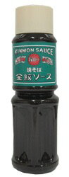 言わずと知れた大阪の老舗ソース ＜キンモンソースの定番！＞ 金紋ソース 焼きそばソース 500ml キンモン焼そばソースは中濃ソースで少し甘め。 よく麺にからむように仕上がっております。 焼きそば、焼きうどん、野菜炒めによくあいます。 甘み★★ 辛味★ 酸味★ ＜原材料名＞ 野菜・果実（トマト、りんご、たまねぎ、その他）、砂糖、食塩、コーンスターチ、醸造酢、香辛料、増粘剤（加工でん粉、タマリンド）、酸味料、カラメル色素、調味料（アミノ酸等）、甘味料（甘草、サッカリンNa）、香辛料抽出物、保存料（パラオキシ安息香酸）（原材料の一部に大豆を含む） 【※ご確認ください※】 当店では、環境への配慮により簡易包装での発送となります。商品に悪影響のない最低限の配慮を持って梱包させて頂いておりますので、ご協力、ご理解のほど宜しくお願い申し上げます。 ※デザイン等は予告なく変更されることがあります