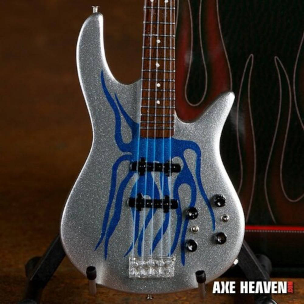【27日1:59までクーポンで最大10%off】METALLICA メタリカ - Robert Trujillo Metallica Blue Flame Miniature Bass Guitar Replica Collectible / ミニチュア楽器 【公式 / オフィシャル】
