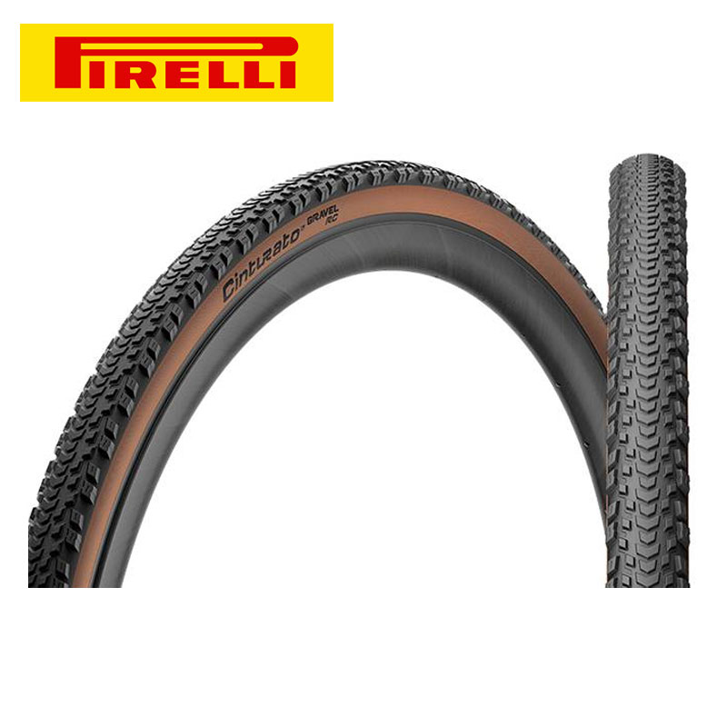 止められないパフォーマンス。 すでに成功しているCinturato Veloの領域をさらに広げPIRELLIは新しいシクロクロス＆グラベルタイヤを開発。 それぞれ適したトレッドパターンと新しいコンパウンドの組み合わせで最も過酷なシチュエーションに完璧に対応します。 Cinturato Gravel RCはグラベルレースで要求されるあらゆる性能を追求。 MTBレーシングタイヤのScorpion XC RCを派生させて生まれた、特別な設計を取り入れています。 プロアスリートのフィードバックに基づき、「ストレートでの高い平均スピード」を獲得するために センターラインノブを最小限の高さに、サイドにはより高くてしっかりとしたノブを配置することで 「コーナーでのグリップと安定性」を増強しています。 TechWALL Gravel 高強度のナイロン生地でタイヤ全体を覆い、耐カット性と耐パンク性を向上させる構造。グラベルタイヤ専用設計。 SpeedGrip Compound オンロードとオフロードの両方で低い転がり抵抗を実現しつつ、優れた耐摩耗性とウエットグリップを兼ね備える配合。 仕様 サイズ：700×40C、700×45C 重量(カタログ値)：540g(40C)、590g(45C) カラー：Classic クラシック タイヤタイプ：TUBELESS READY チューブレスレディ ケーシング：60tpi コンパウンド：SPEEDGRIP COMPOUND ストラクチャー：TechWALL Gravel