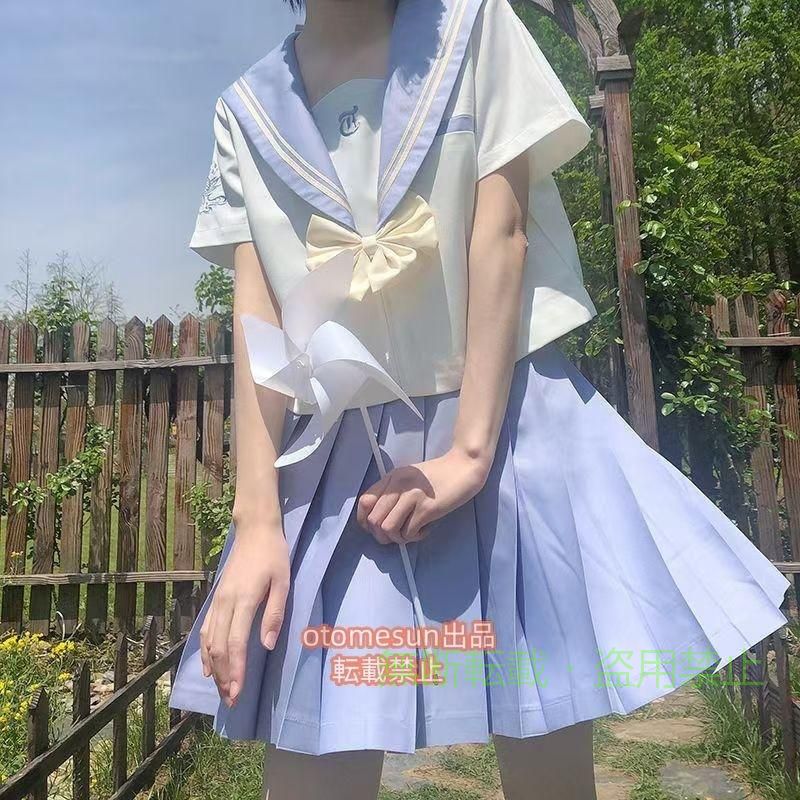 素材：ポリエステル タイプ：半袖・長袖 セット内容：上着+スカート+蝶結び（3点セット） サイズ :S、M、L、XL ※サイズは平置き、メジャー採寸です。実寸は商品タグの表記と異なる場合がございます。 また、製品による個体差などで実物と誤差が生じることもありますので予めご了承ください。 ※返品、交換は原則としてお受けしておりません。