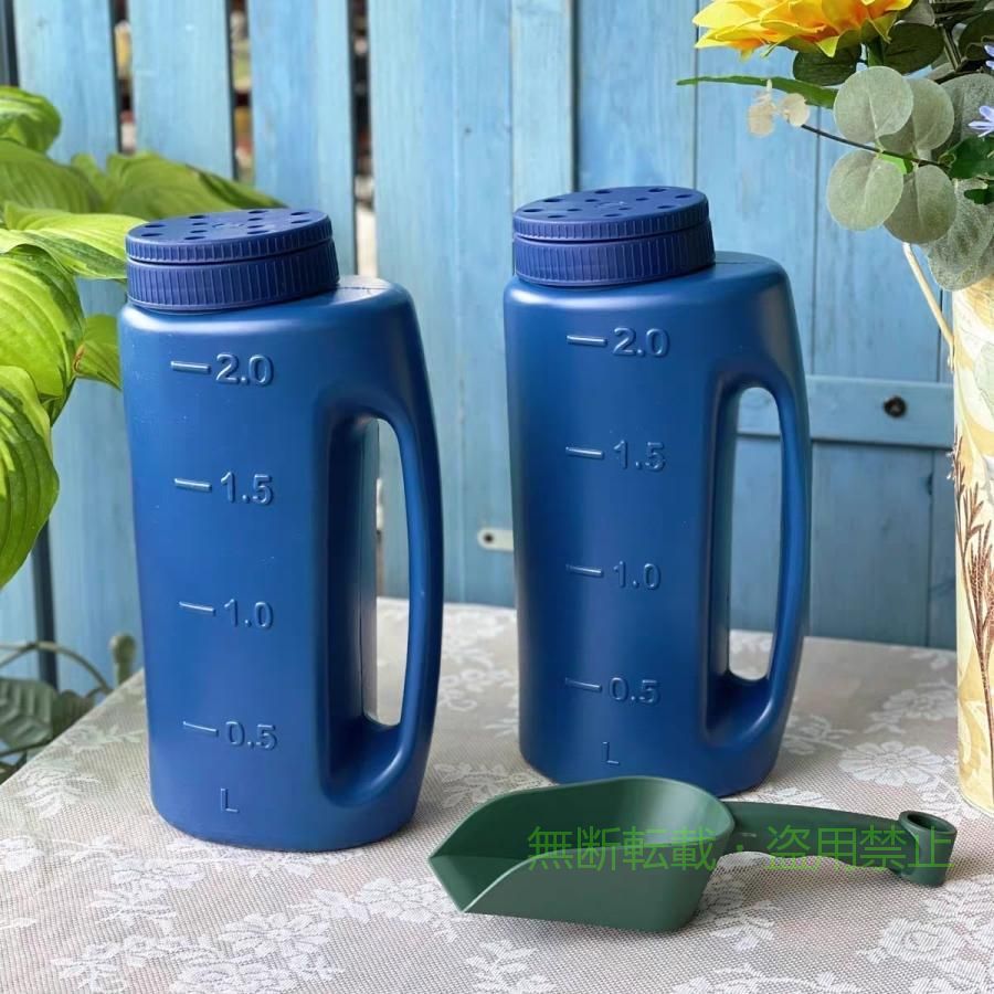 リットルの手持ち式肥料散布器 散粒器は、庭や芝生の肥料散布に最適です。 手に持って簡単に使え、粒の大きさや散布範囲を調整できるので、目的に合わせて使い分けができます。 また、軽量で疲れにくい設計なので、長時間の作業でも疲れにくく快適に使えます。 小型で持ち運びに便利なため、庭や芝生の肥料散布はもちろん、植木や花壇の手入れにも活躍します。 肥料じょうろ ハンディ散粒器 調節可能は、様々な場面で大活躍すること間違いなしです。