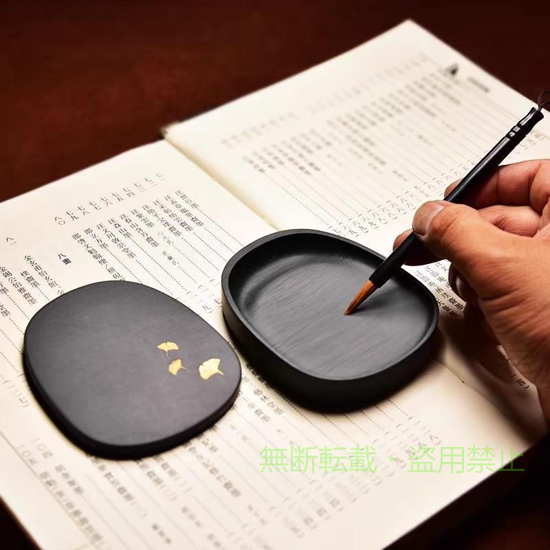 【期間限定300円OFFクーポン】硯 歙州硯 墨池 天然原石 すずり 硯石 文房四宝 書道用具 学用品 文房具ゾンチー手のひらサイズ 蓋付き 固形墨と収納袋付き 携帯便利 高級書道用具 収納用品