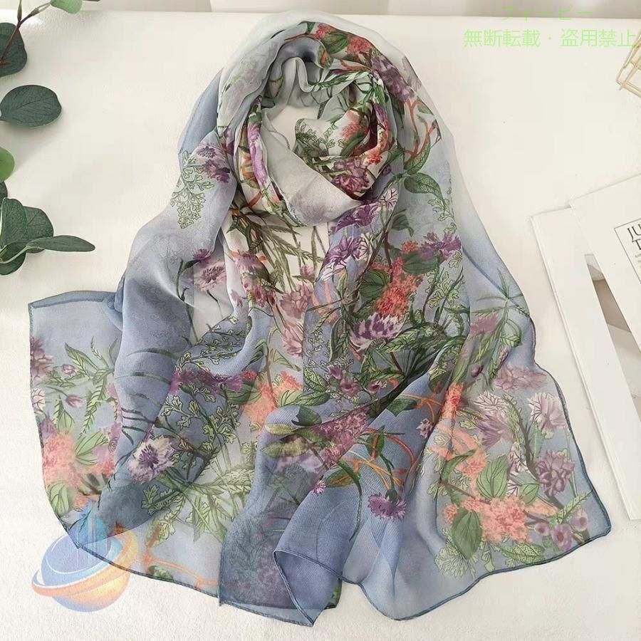 ■素材：シフォン+シルク混紡 ■サイズ：（Free Size）160×50cm（※平置きでの採寸となり、実際のサイズとは異なる場合がございます。） ☆上品で立体感のある花柄プリントをストールに施しました。 程よい透け感があり、サラッと巻けばいつものファッションのアクセントになります。☆ ☆スマートなデザインからあふれる知性と上品さが レディース の魅力を格上げする。 軽量でエレガントなスカーフは、それぞれのスタイルの服を合わせることができます。☆ ☆大人女子にぴったりの上品なデザイン、どんなシーンにも合う！ 通勤用はもちろん、普段も使えます。卒業式や入学式、謝恩会などのコーディネートにプラスしていただくのもgood!☆