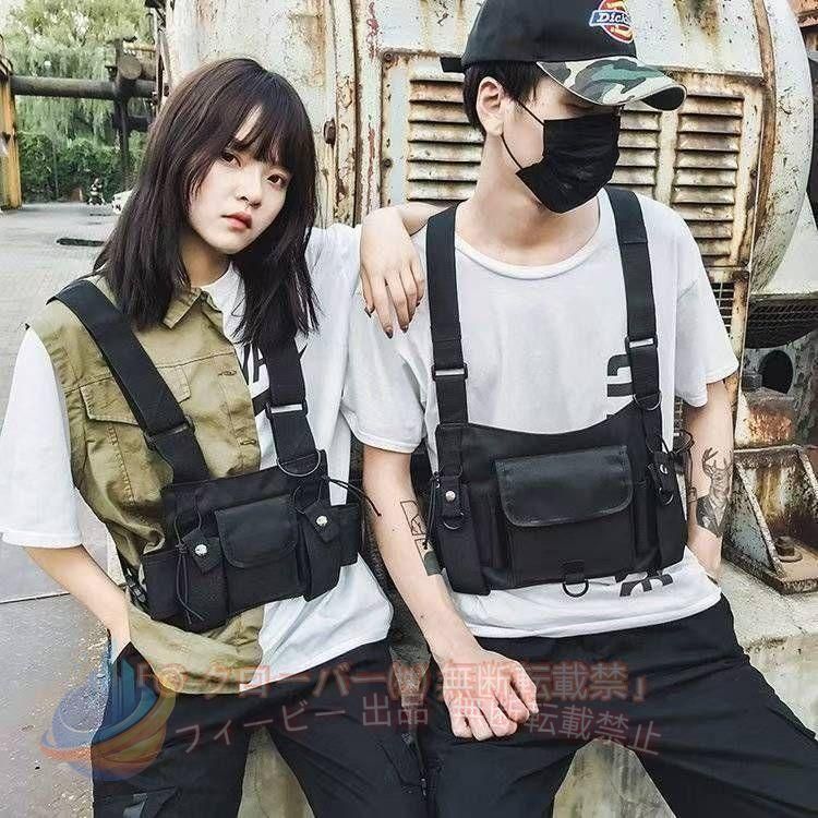 新しいストリートの形を定義するチェストバッグ バッグというよりも洋服感覚で取り入れてほしい、流行先端のアイテムです 大きくないのでかさばらず、スタイリッシュにコーデをまとめるメリットも 体に密着しバッグが常に自分の視野範囲にあるので、荷物の取り出しも非常に便利 アウトドアにも活躍！ サイズ ：ML M：約22cm x 18cm L：約33cm x 23cm 素材 ポリエステル 注意事項: ※サイズ表記は目安です。誤差はご了承ください。 ※生産の関係により写真と色、柄が若干異なる場合があります。 ※お急ぐ方は注文をお控えいただきますようお願いいたします。遅延の場合があります。