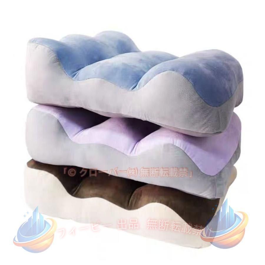 ■商品詳細： ●カラー：/A01/A02/A03 ●サイズ：/55*45*15cm ●素材：カバー：ポリエステル 中材：PP棉 ■商品説明 ◎一日の疲れは足にたまりやすい…毎日がんばる足にも休息を。 ◎高さのあるクッションに足を乗せることで・むくみの軽減サポートにもなります。 ◎足を乗せるだけではなく・くつろぎ時間にさまざまな用途で使えるクッションです。 ★キーワード：レッグクッション 高反発 70代 40代 50代 60代 80代 低反発 ベッド 脚上げ 足上げ 背もたれ スマホクッション ベロア生地 足元クッション 保持 寝具 まくら 極小ビーズ 介護 洗濯 クッション クリスマス ギフト プレゼント 実用的 枕 足まくら フットピロー 至福の睡眠 洗える 母の日 父の日 敬老の日 健康 足専用 だるさ 足がだるい 足上げ ※医療用ではありません。 ※寸法は手測りなので若干誤差がございますが・ご了承くださいませ。 ※お品物の色合いは・写真撮影・パソコン画面表示等の環境の違いにより・若干異なる場合がございますので予めご了承くださいませ。