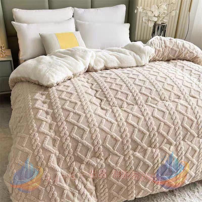 【商品情報】 ■サイズ： ●150*200（単品） ●180*220（単品） ●200*230（単品） ●220*240（単品） 【タイプの説明】 ●A＝3kg ●B＝3.5kg ●C＝4kg ●D＝4.5kg ●E＝5kg ■商品種別：毛布・ブランケット ■洗濯可否：洗える 【なめらかなフランネル生地】 ■やわらかい肌触りのフランネル生地は触っているだけでなんだかほっこり暖かい気分にさせてくれます。 ■ふとんの外から冷たい空気が入ってくるのを防いで中の温かい空気を逃さない。 【実用的で長持ちする一枚】 ■表面には静電気防止加工を施しているので、冬場の乾燥した空気の中でも静電気が発生しづらくなります。 ■毛布の端は折ってオーバーロック加工していて、ほつれや毛抜けが出にくいです。 【一年中使える】 ●春、夏、秋、冬に問わず、オールシーズンご使用いただけます。 ●少し肌寒い季節にはこれ一枚で十分快適。