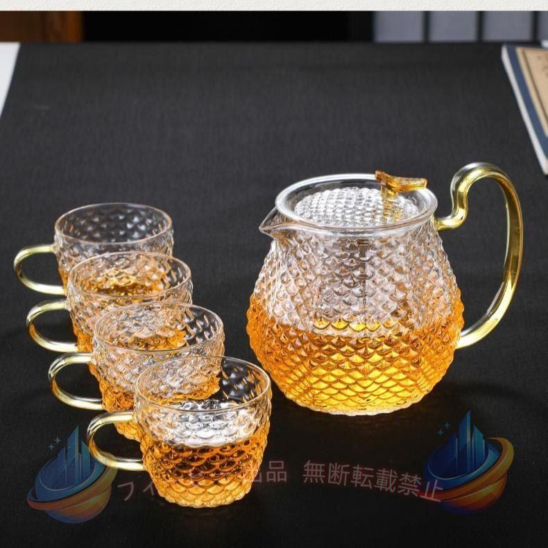 ティーセット （耐熱ポット1点550ml、耐熱カップ4点の計5点セットです。） 電子レンジ○ 食洗機× オーブン(直火)○ ★耐熱：-20℃?130℃、お湯が直接いれでも、問題がありません。 ★家、オフィスなどお茶を楽しめます。贈り物として適用です。 ※サイズは全て外寸になります。 ※ご不明な点がございましたらお気軽にお問い合わせ下さい。 ［急須 食器 セット おしゃれ テーブルウェア お祝い お返し 内祝い 結婚祝い 出産祝い 引っ越し祝い 新築祝い 誕生日 引き出物 ティーポット セット おしゃれ お中元 お歳暮 急須 別荘 ヨーロッパ ホテル 店舗用 法人ギフト プレゼント お祝い ガラスマグカップ ゴールド 上品 上質 モダン シック キッチン テーブル 新生活］