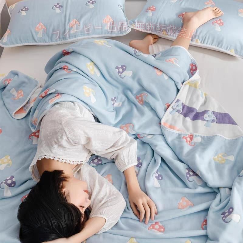 素材 綿100％ サイズ 120x150cm 商品説明 ・吸湿性、保温性に優れた6重ガーゼを採用。肌触りの良く、敏感肌用も安心。 ・夏場はしっかりと汗を吸収し、冬場は暖かさを逃さず、一年を通じて使えます。 ・ガーゼの特徴：吸水抜群、速乾、洗うほど柔らかくなり、硬くなりません。 ・安全性：無蛍光の100%天然素材、安心して使用ください。 ・速乾性もあるので、毎日お洗濯して清潔にお使いいただけます♪ お手入れ ※ご家庭でのお洗濯可能 。 ※乾燥機・漂白剤の使用はお避け下さい。 ※脱水後は速やかに干していただき、形を整え干してください。