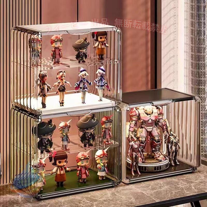 キューブボックスに透明のトビラがつきます。 【組立後サイズ】 【A】長さ28.5cm×幅15cm×高さ24.5cm 仕切り板*1 【B】長さ37.5cm×幅20cm×高さ33cm 仕切り板*1 【C】長さ37.5cm×幅20cm×高さ33cm 仕切り板*2 【透明度が高い】 高品質アクリル材料を採用されて、透明度抜群。何も通さずに見るのと変わらないくらい透き通っています。お気に入るフィギュアの美しさを存分に展示されています。ガラスとマッチする透過率がありますが、ガラスよりも軽くて安全で。 【取り外し可能な組み合わせ】 モジュール化された組合せ構造設計を採用しているため、組立て方式は多種多様であり、想像の自由な組合せを発揮することができる。 組立方法にご質問などございますたら、商品の関連動画をご確認してください。 【埃や汚れをシャットアウト】 全方をアクリルで囲むデザインの為、大切なコレクションを埃や汚れからしっかり守ります。 【関連キーワード】 コレクションケース アクリル製 フィギュアケース 2段 3段 ステージ 薄型 uVカット