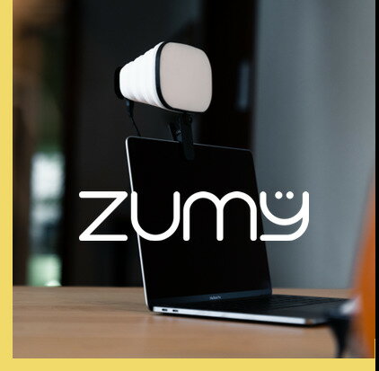 Zumy ウェブ会議用拡散照明 USB 間接照明 拡散光 ウェブ会議 zoom ノートPC クラウドファンディング Makuake USBで繋いでクリップで止めるだけ ウェブ会議であなたの表情を明るく若々しいイメージに印象アップしてくれるウェブ会議に特化した間接照明Zumy。PCとUSB接続するだけでいつでもどこでもすぐに使用することが出来ます。クラウドファンディングのMakuakeで生まれたヒット商品！ぜひお試しください。 2