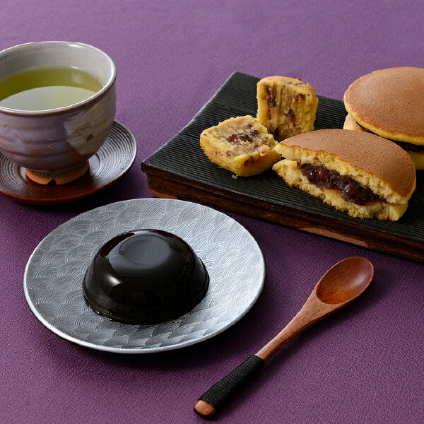 PIARY(ピアリー)楽天市場店の甘美 ふっくらどら焼きと甘美菓子の詰合せ 13個(敬老の日 洋菓子 お菓子 スイーツ ギフト プレゼント 贈り物 お祝い 内祝い 結婚祝い 結婚内祝い 出産内祝い 手土産 お返し お礼 快気祝い 退職祝い 引越祝い 詰め合わせ 個包装 挨拶)｜アングル3