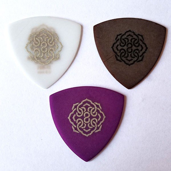 MASTER 8　ピック D-801 トライアングル　ハードグリップ