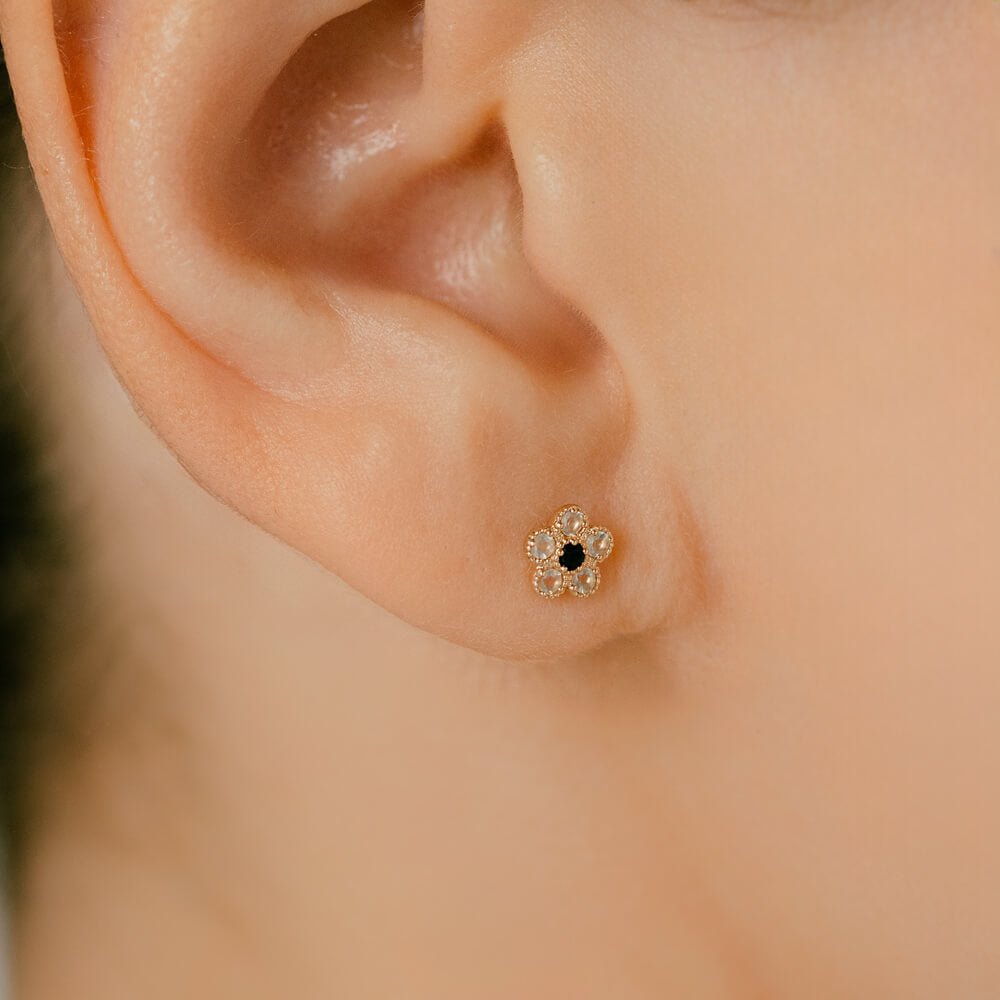 K10 マルチフラワー ボディピアス │ 16G/14G イエローゴールド エメラルド/ロードライトガーネット/ムーンストーン/グリーンガーネット/オニキス 天然石 カラーストーン 花