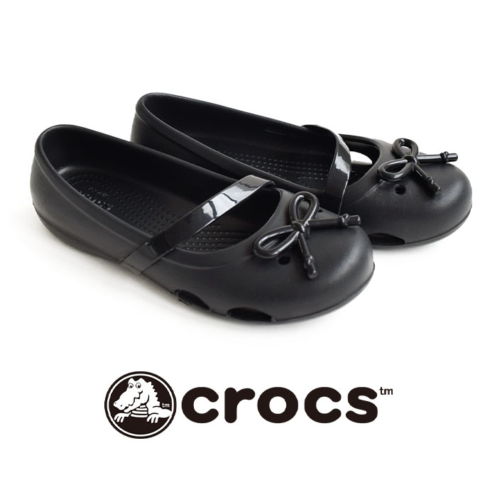 【50％OFF】crocs クロックス crocs lina bow charm flat PS/クロックス リナ ボウ チャーム フラット PS キッズ ジュニア 女の子 軽量 軽い 防臭 速乾 サンダル シューズ 靴 スポーツサンダル 海 山 レジャー アウトドア 室内履き シンプル カジュアル 206263