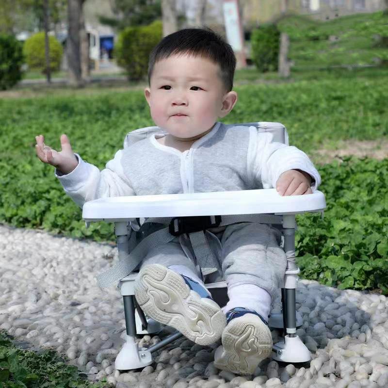 ピースセレクトのベビーチェア 折りたたみ テーブルチェア ポータブル 子供 お食事椅子 折り畳み 携帯ベビーシート ストラップ 大容量収納袋 多機能チェア 赤ちゃん 幼児 椅子 屋内 アウトドア 赤ちゃん用 出産祝い 離乳食 食事チェア 旅行 幼稚園 保育園 出産祝い｜アングル3