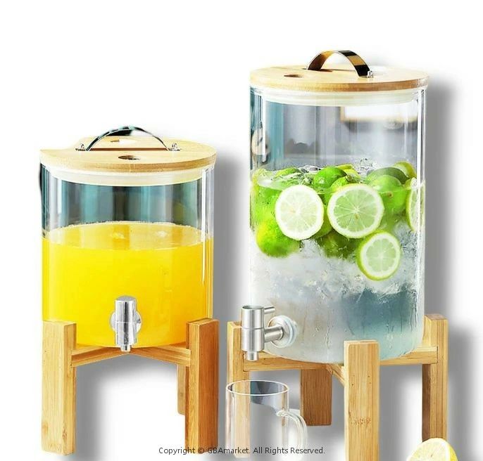 商品詳細 カラー 透明 サイズ 3.5L:直径:16cm×20cm 5L:直径：20cm×20cm 8L:直径：20cm×30cm 容量 3.5L/5L/8L 素材 高ホウケイ酸ガラス+竹 商品説明 1.ふたと木枠が密閉されたガラス製の米容器。 2.スタイリッシュなデザインで、キッチン・収納室が整然としています。 3.貯蔵容器は、大きな開口部が特徴で、充填と清掃が非常に簡単です。 4.蓋には、簡単に移動できるようにステンレス鋼のハンドルが付いています。 パッケージ内容 竹・木台×1、ガラス容器×1 　 注意事項 ※蓋の取っ手には保護フィルムが貼ってあります。使用前にフィルムを剥がしてください。 ※平置き採寸となりますので、2-3cmの誤差についてはご容赦下さい。 ※平置き採寸となりますので多少の誤差についてはご容赦下さい。 ※実寸は平置きサイズです。1-2CMの誤差やタグ表記と異なる場合はご了承ください。 ※実寸は平置きサイズです。1-2CMの誤差やタグ表記と異なる場合はご了承ください。 ※商品は畳まれた状態でお届けされますので、到着する時の折りシワは時間が経つと徐々になくなります。 ※開封する時の匂いが気になる場合は風通しのいい場所で陰干ししてください。 ※マットに飛び乗ると、すべる場合があり大変危険です。十分にご注意ください。 ※生産時期によって厚さや色味が若干異なる場合がございます。 ※商品写真はできる限り実物の色に近づけるよう努力しておりますが、お客様がご利用のモニターや環境等により、色の変化が感じられる場合がございます。 ※サイズ表記は手作業にて行っておりますので、 実物と若干の誤差が生じる場合があります。 ※不良品以外のお客様のご都合にようる返品、交換は承ることができません。 ※お店で購入するような完璧品をお求めの方、細かい部分まで気になさる方は、ご購入をご遠慮ください。 ロットによって、typeランダム発送
