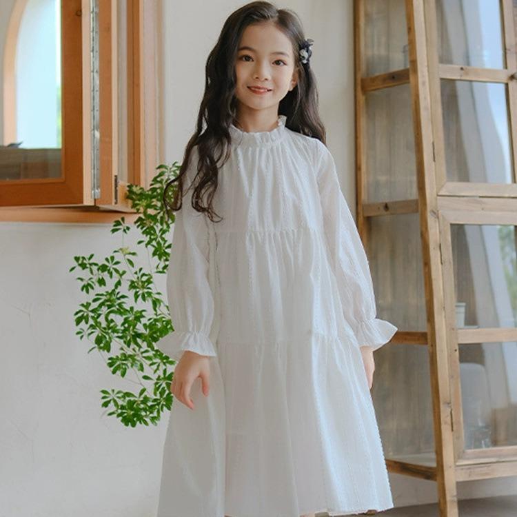 Rakuten - ワンピース キッズ 女の子 ジュニア 春秋 長袖 誕生日 お出かけ フォーマル パーティー 上品 かわいい おしゃれ ナチュラル ガーリー コットン 柔らか素材 ティアード ロング丈 ホワイト